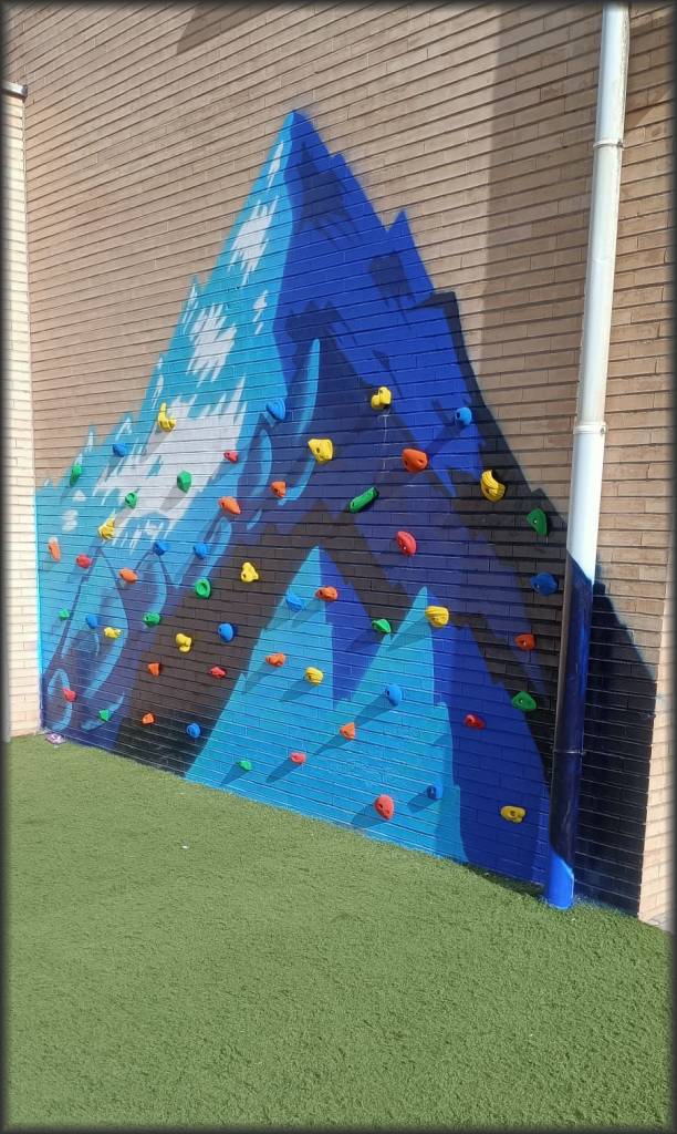 paredes de escalada em escolas e colégios